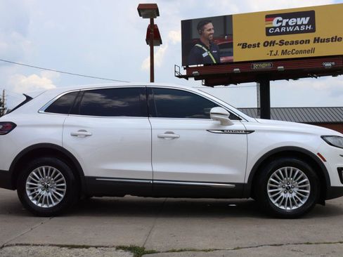 Used 2019 Lincoln Nautilus FWD image 9