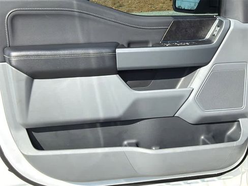 Used 2022 Ford F150 XLT w/ Equipment Group 302A High image 11