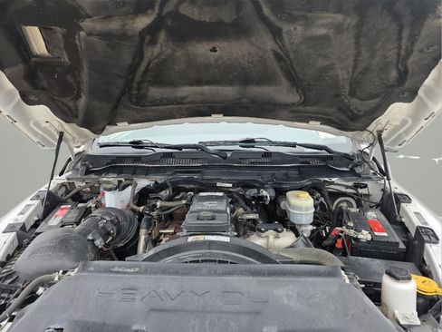 Used 2018 RAM 2500 SLT image 36