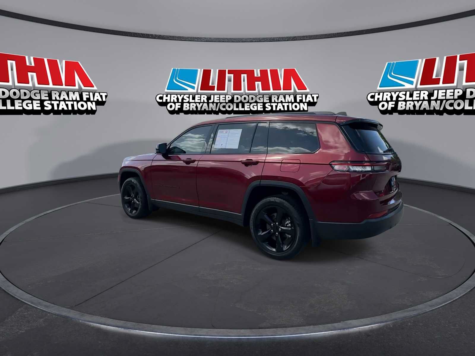 Used 2023 Jeep Grand Cherokee L Laredo AWD/4WD image 6
