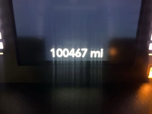 Used 2019 Jeep Cherokee Latitude Plus w/ Comfort/Convenience Group image 34