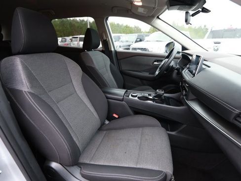 Used 2023 Nissan Rogue SV image 28