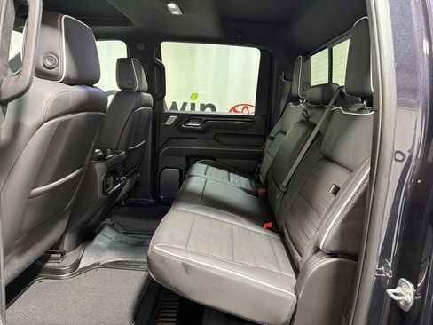Used 2025 GMC Sierra 2500 AT4X AWD/4WD image 18