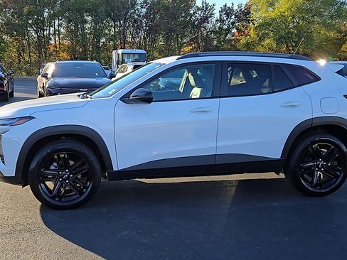 New 2025 Chevrolet Trax ACTIV w/ Sunroof Package image 9