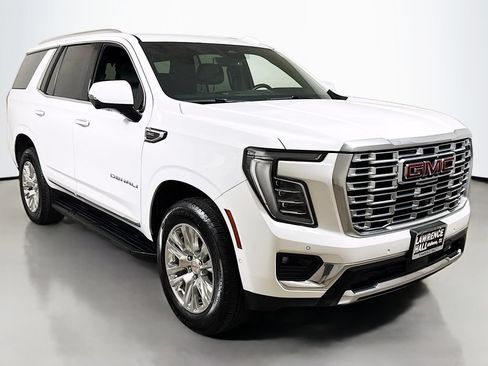Certified 2025 GMC Yukon Denali AWD/4WD image 3