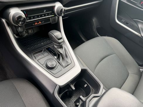 Used 2025 Toyota RAV4 LE image 40