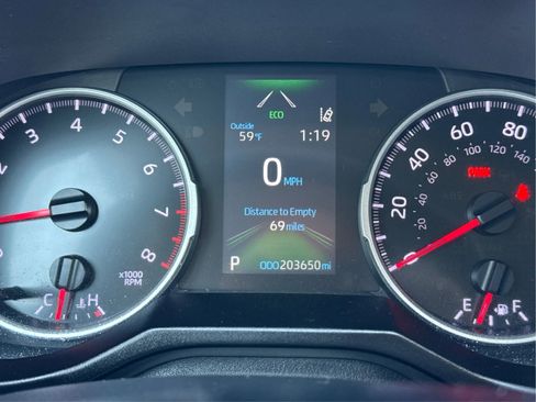 Used 2019 Toyota RAV4 LE image 16