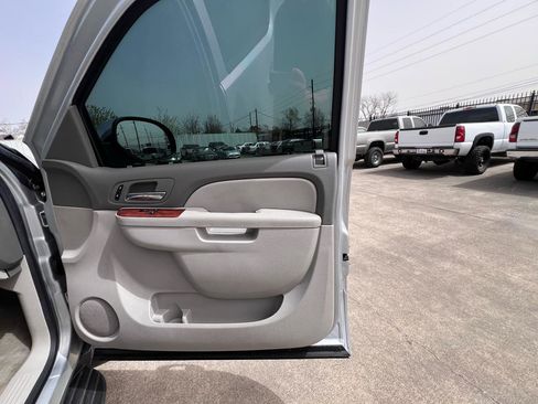 Used 2013 GMC Yukon XL SLT RWD image 38