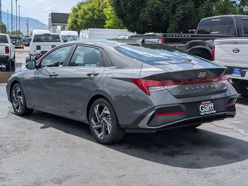 Used 2025 Hyundai Elantra Limited FWD image 9