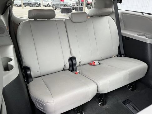 Used 2017 Toyota Sienna Limited image 43