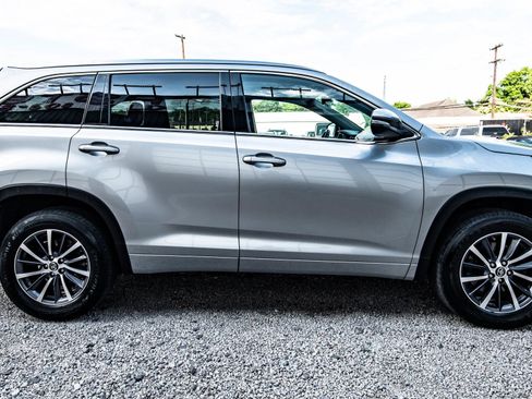 Used 2018 Toyota Highlander XLE FWD image 18