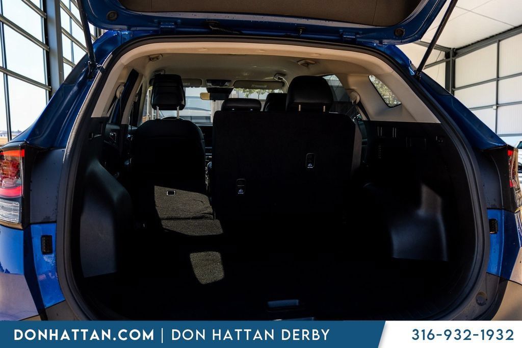 Used 2025 Kia Sportage EX FWD image 32