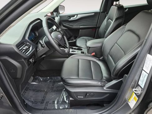 Used 2025 Ford Escape Platinum AWD/4WD image 18