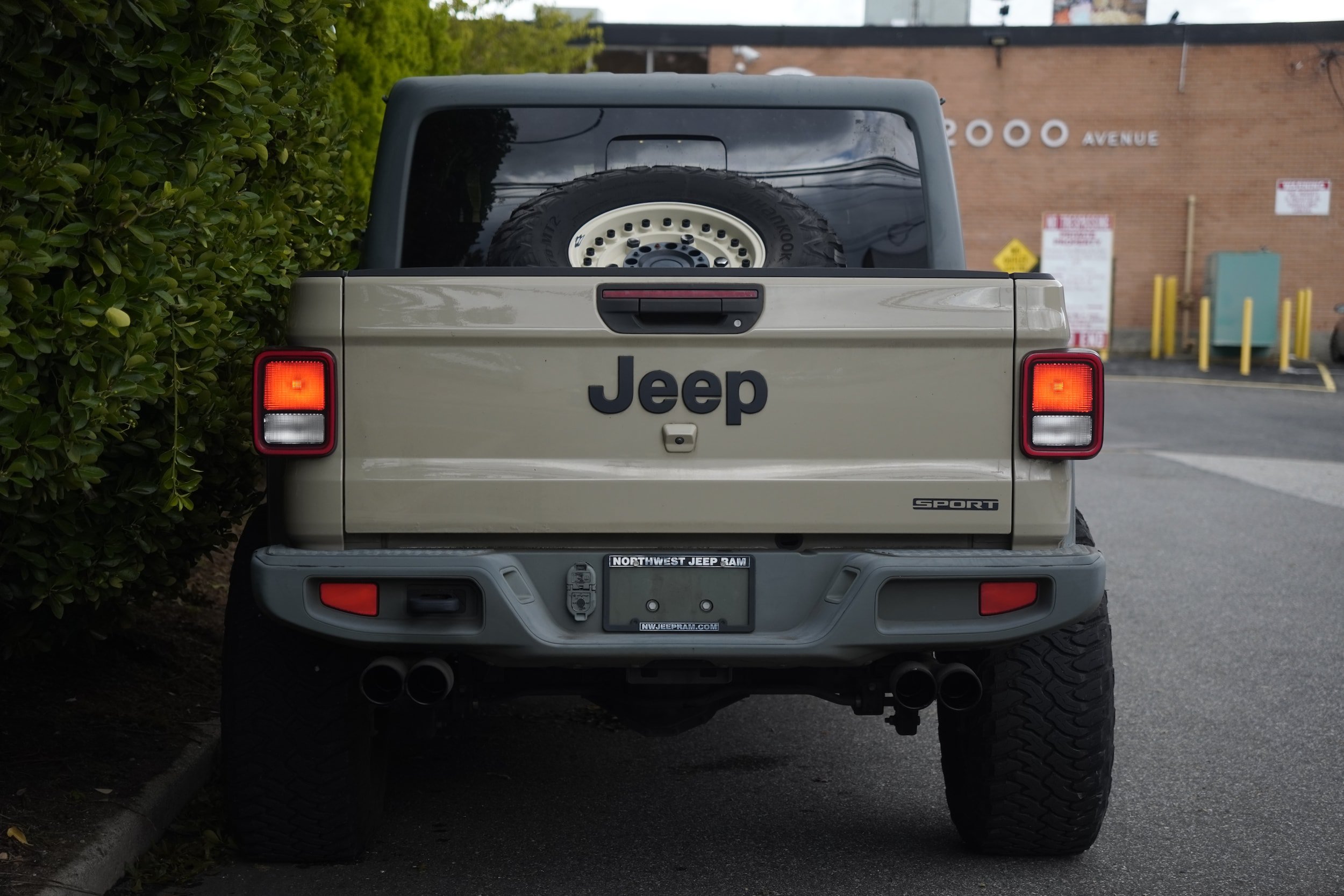 Used 2020 Jeep Gladiator Sport w/ Quick Order Package 24S AWD/4WD image 6