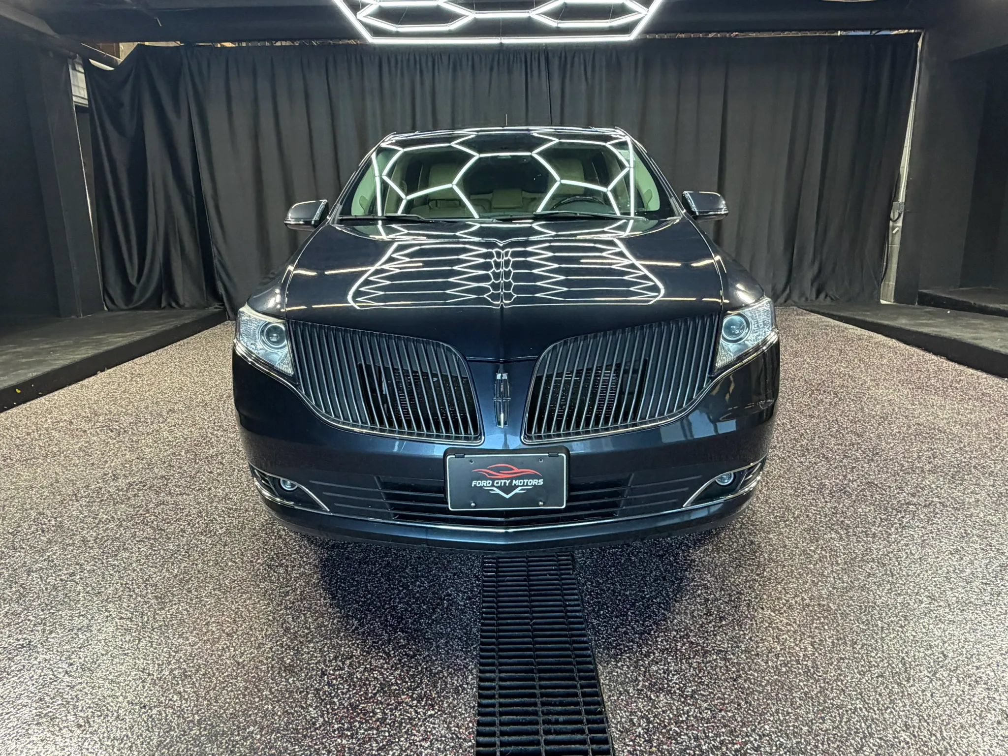 Used 2014 Lincoln MKT AWD w/ Equipment Group 201A image 2