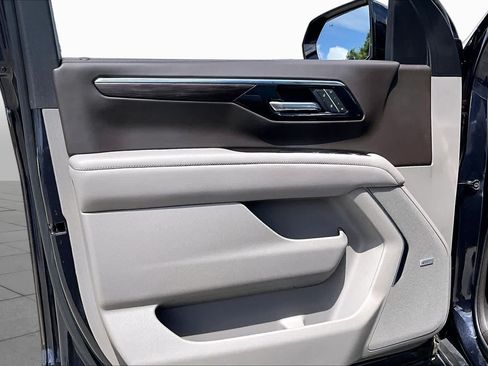 Used 2025 Chevrolet Tahoe LT w/ Comfort Package RWD image 19