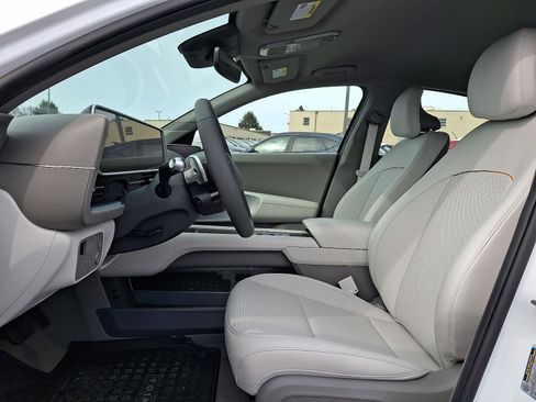 New 2025 Hyundai Ioniq 6 SEL image 9