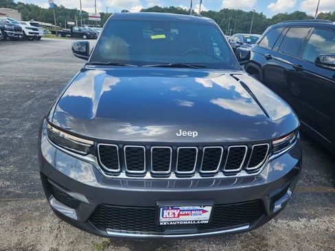 New 2025 Jeep Grand Cherokee Laredo w/ Luxury Tech Group I AWD/4WD image 2