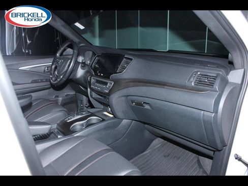 Used 2023 Honda Passport TrailSport image 13