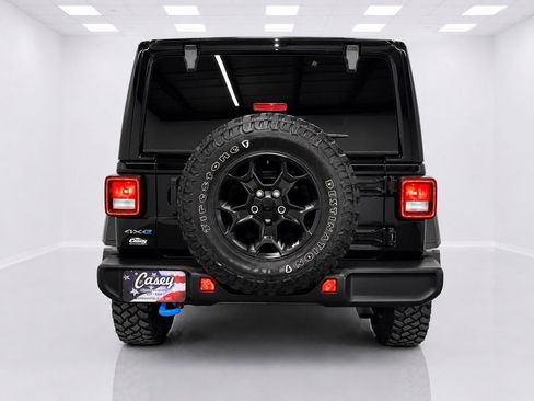 Used 2023 Jeep Wrangler Unlimited w/ Sun & Screen Package AWD/4WD image 11