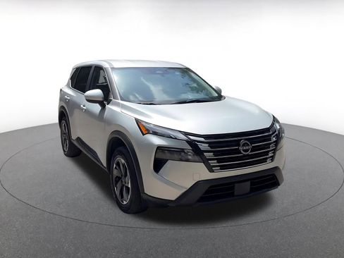 Used 2025 Nissan Rogue SV FWD image 3