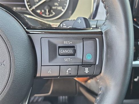 Used 2022 Nissan Pathfinder SV FWD image 38