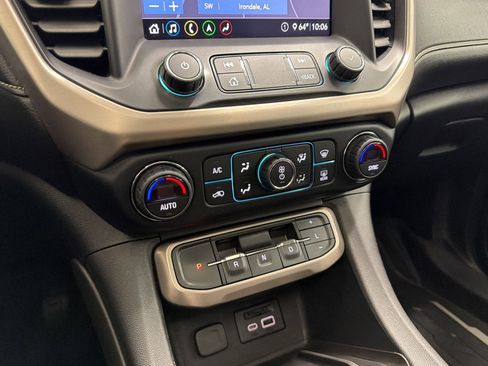 Used 2020 GMC Acadia Denali w/ Technology Package FWD image 31