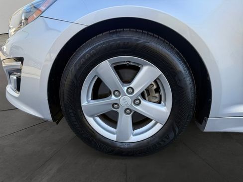 Used 2015 Kia Optima LX FWD image 9
