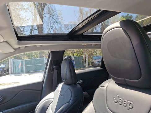 Used 2022 Jeep Cherokee Limited image 15