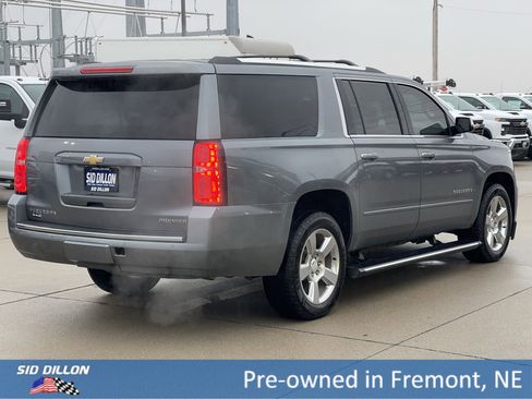 Used 2020 Chevrolet Suburban Premier image 4