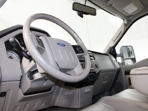Used 2008 Ford F250 Lariat image 16