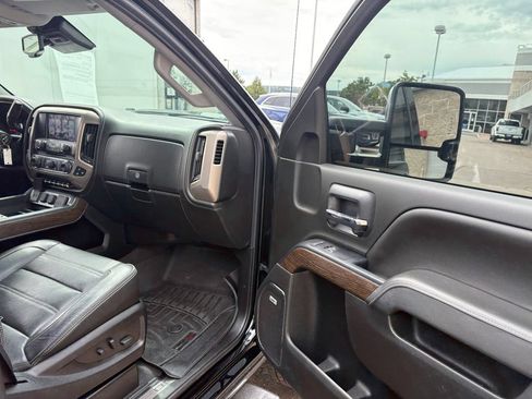 Used 2019 GMC Sierra 2500 Denali w/ Duramax Plus Package AWD/4WD image 28