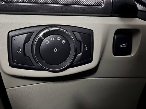 Used 2020 Ford Fusion SE image 25