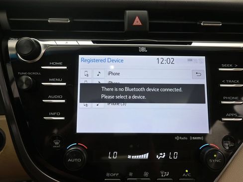 Used 2018 Toyota Camry XLE FWD image 26