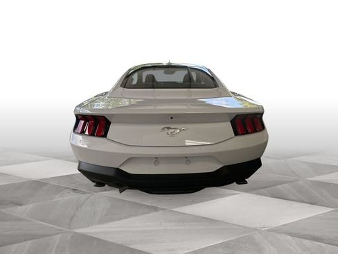 Used 2025 Ford Mustang Coupe RWD image 7