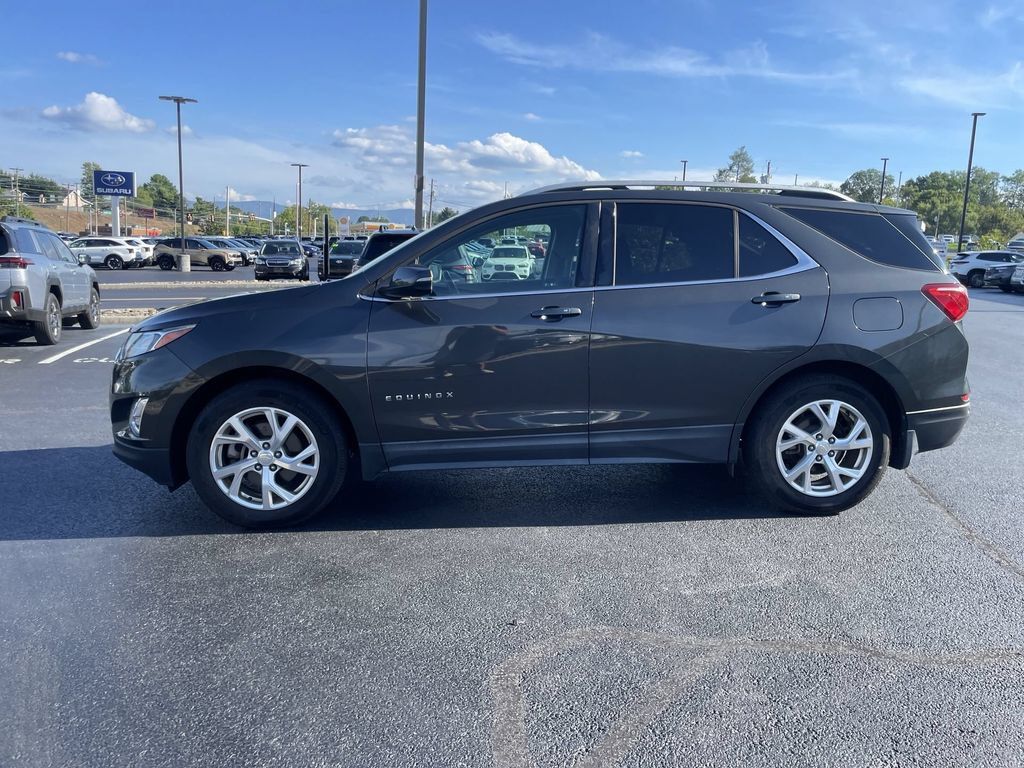 Used 2018 Chevrolet Equinox LT w/ Sun & Infotainment Package AWD/4WD image 3