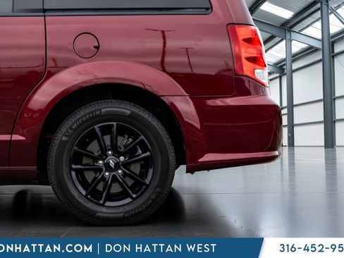 Used 2019 Dodge Grand Caravan SE FWD image 31