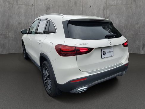 Used 2025 Mercedes-Benz GLA 250 4MATIC image 4