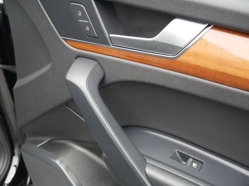 Certified 2023 Audi Q5 2.0T Premium w/ Convenience Package image 28