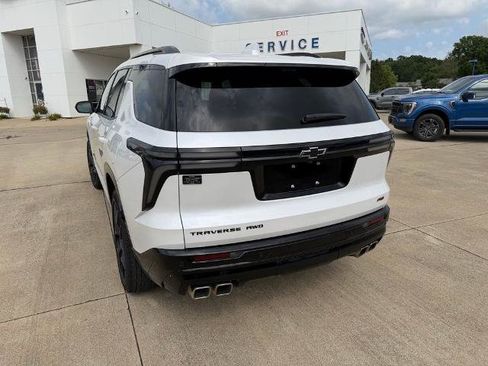 Used 2024 Chevrolet Traverse RS AWD/4WD image 3