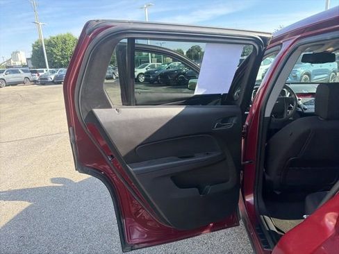 Used 2010 GMC Terrain SLE FWD image 17