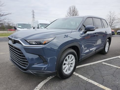 Used 2024 Toyota Grand Highlander Limited image 14