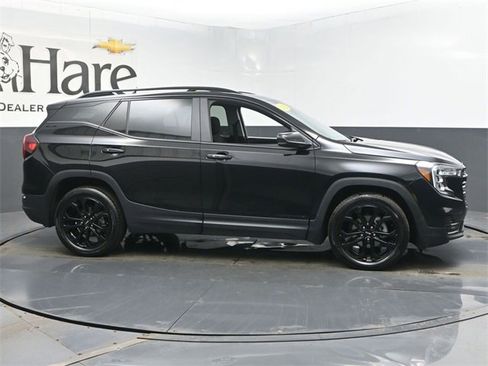 Used 2022 GMC Terrain SLE w/ Driver Convenience Package image 1
