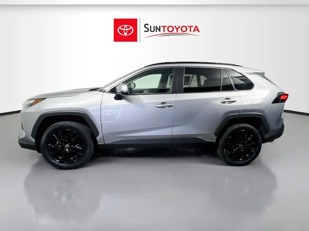 Used 2022 Toyota RAV4 XLE Premium FWD image 7
