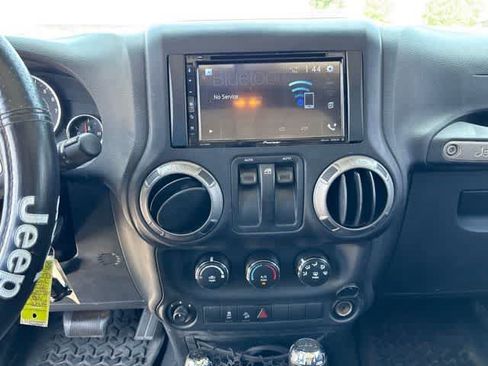 Used 2014 Jeep Wrangler Sport w/ Quick Order Package 24S AWD/4WD image 19