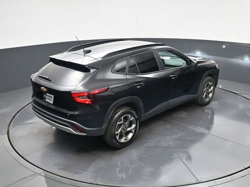 Used 2024 Chevrolet Trax LT w/ LT Convenience Package image 29