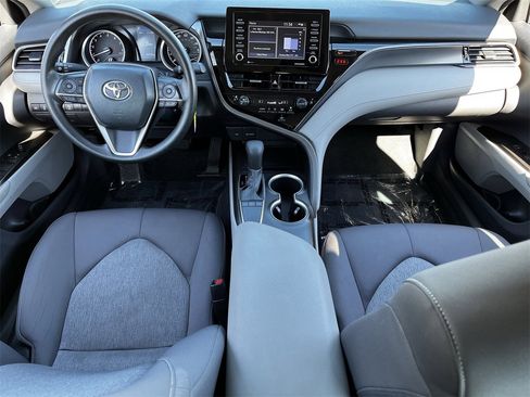 Used 2024 Toyota Camry LE image 9