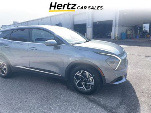 Used 2025 Kia Sportage LX image 1