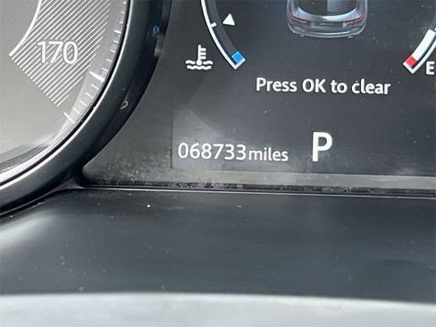 Used 2020 Jaguar E-PACE image 24