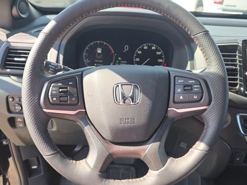 Used 2025 Honda Ridgeline TrailSport image 12